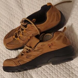 G-Defy Men's Gravity Trampoline Brown Low Top   Hiking Sneakers